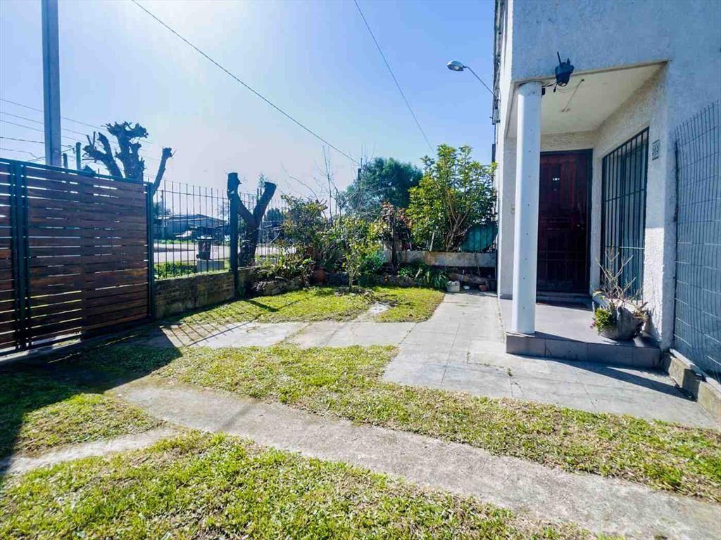 Venta Casa Dúplex + Apartamento al fondo en Pando
