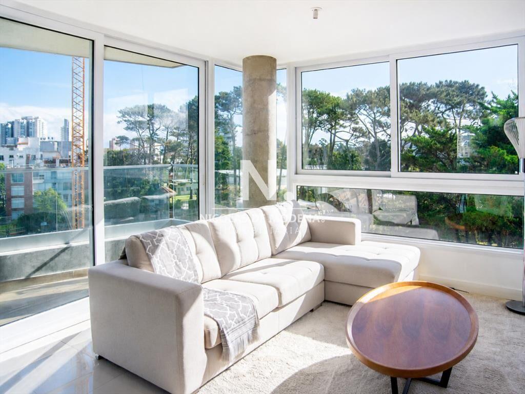 En venta apartamento de 3 dormitorios, en Brava