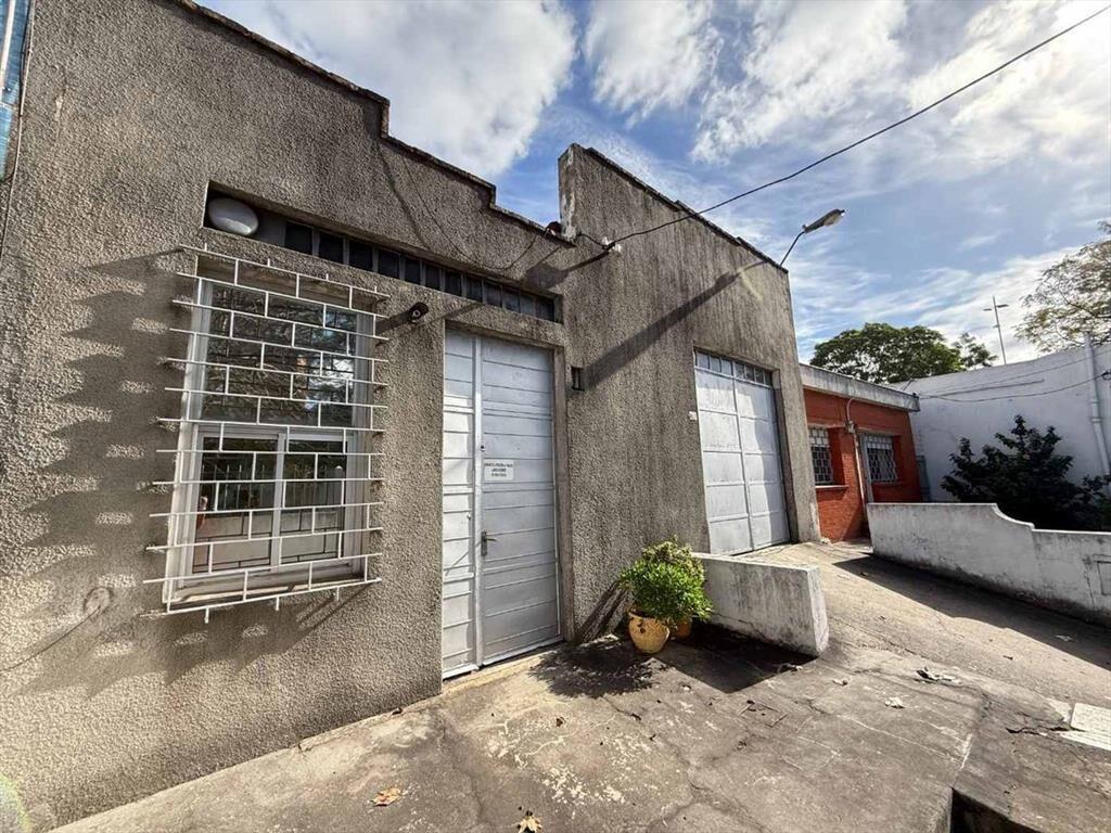 Se Alquila Buceo, Local para producción o depósito