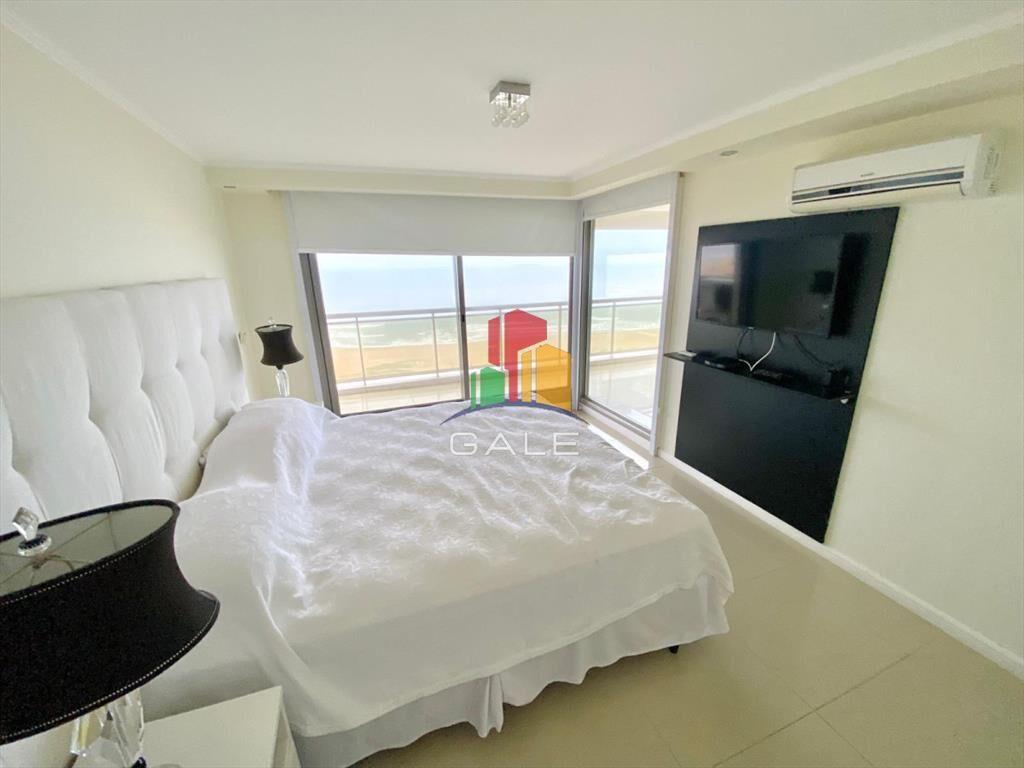 Apartamento en Brava, 4 dormitorios *