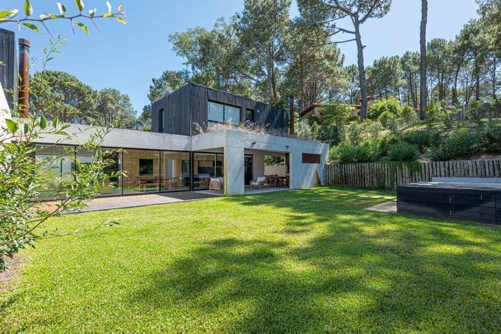 Se vende casa en complejo privado -Punta Ballena