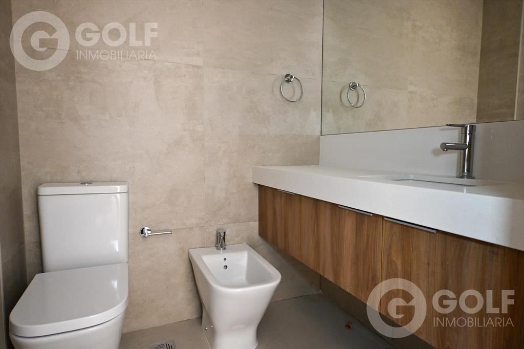 Alquiler de apartamento con 3 dormitorios y 2 cocheras simp