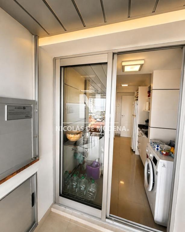 Vende Apartamento de 2 dormitorios con vista parcial al mar