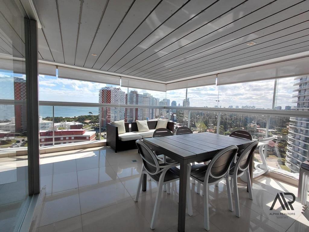 Apartamento en venta c/ cochera en Playa Mansa