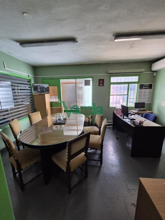 Venta local en 3 plantas 700 mts2, Agraciada esq