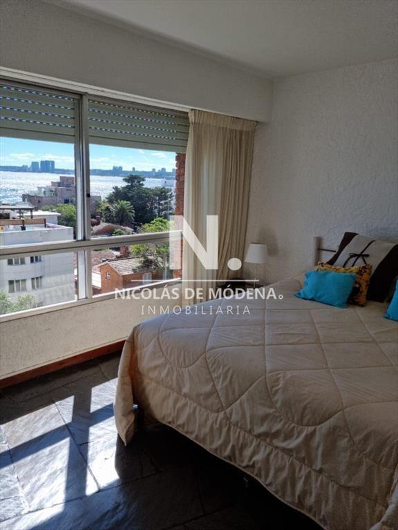 Departamento con vista al mar de 3 dormitorios en