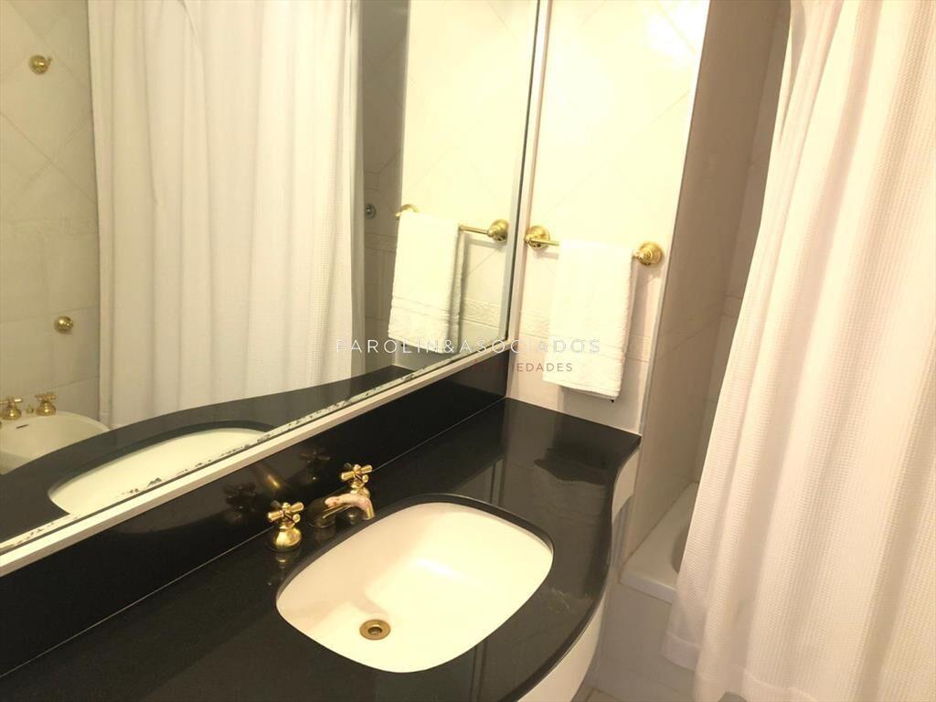 Apartamento en venta de 3 dormitorios en Edificio Tiburón,