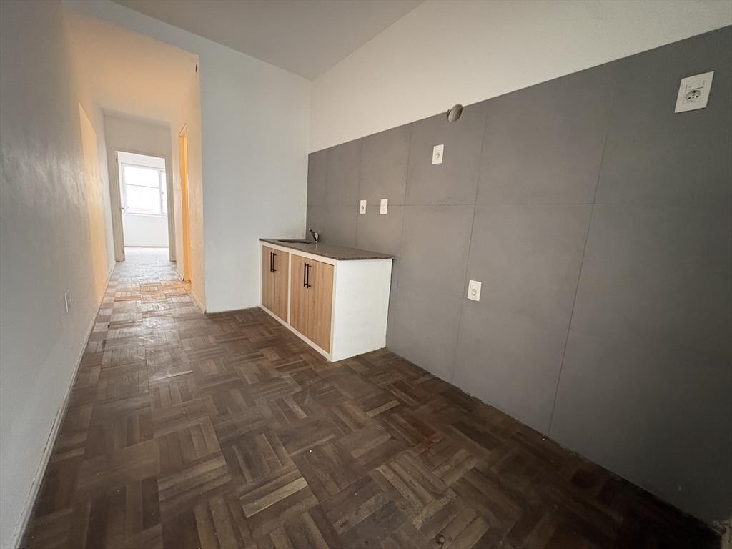 Alquiler - Apartamento al frente con dos dormitorios en el C