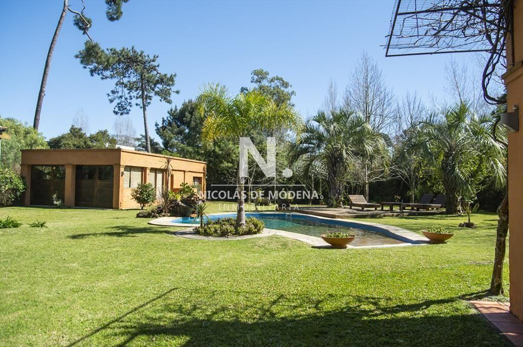 Divina Casa en venta en La Arbolada.