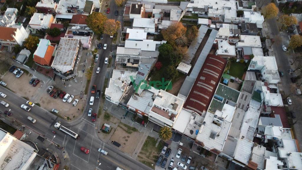 Venta Terreno Esquina Con fondo Sobre Avenida con