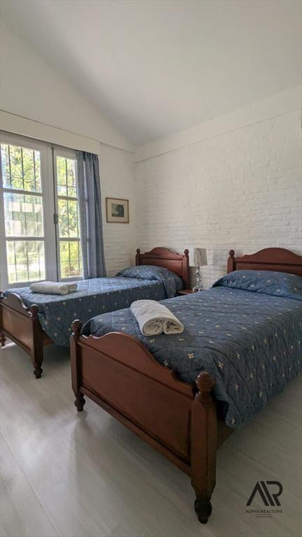 Casa en alquiler anual de 4 dormitorios en suite con pis...