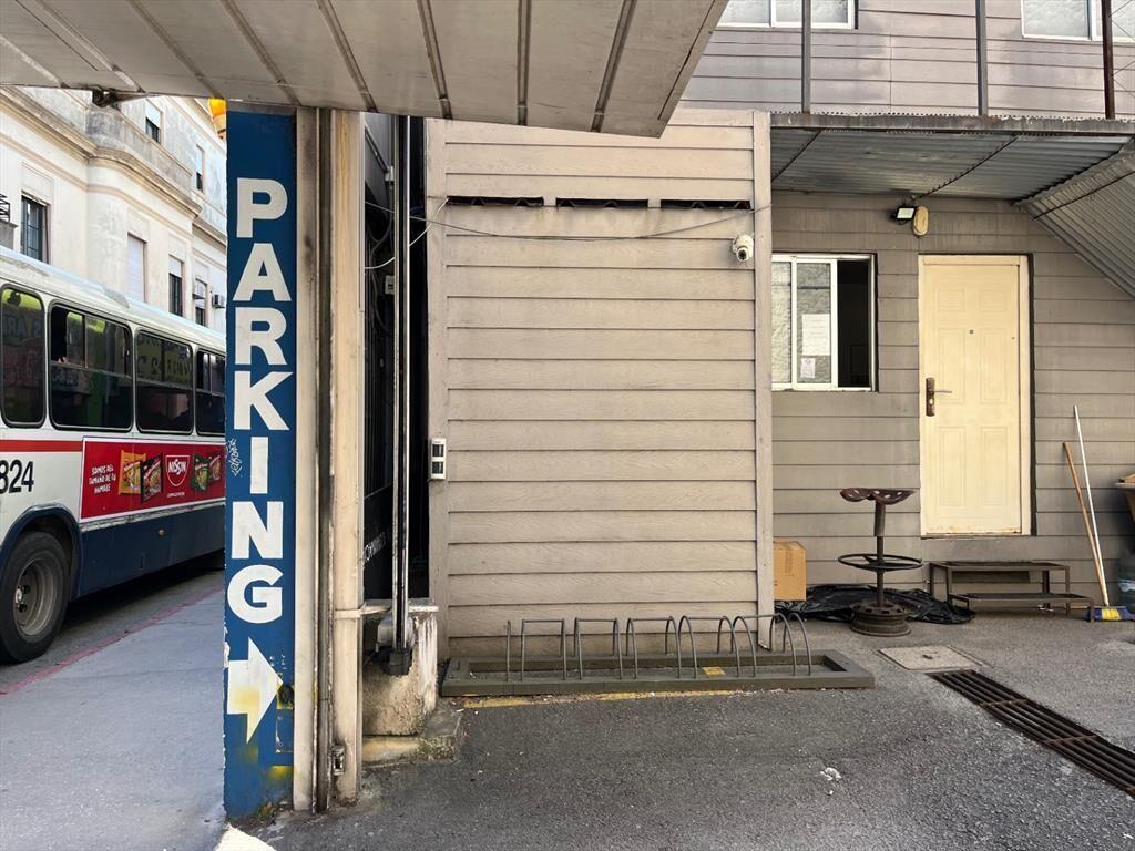 Terreno En Venta En Ciudad Vieja Parking 452m2 calle Bue...