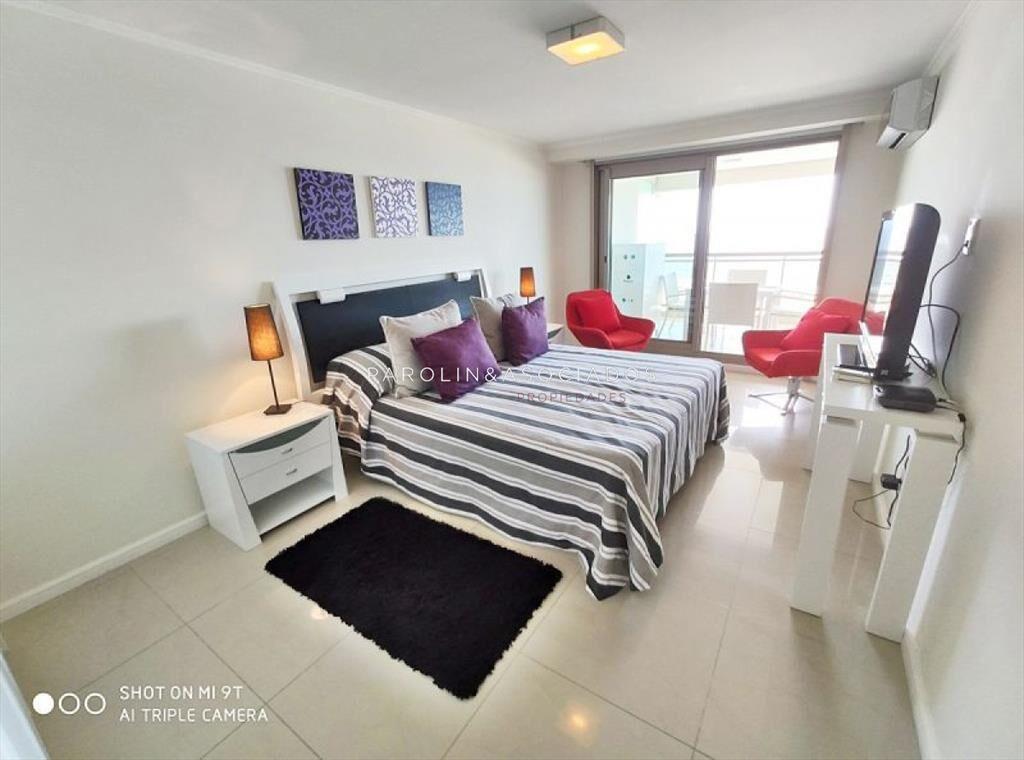 Apartamento de 3 dormitorios en venta en Torre Imperiale, P