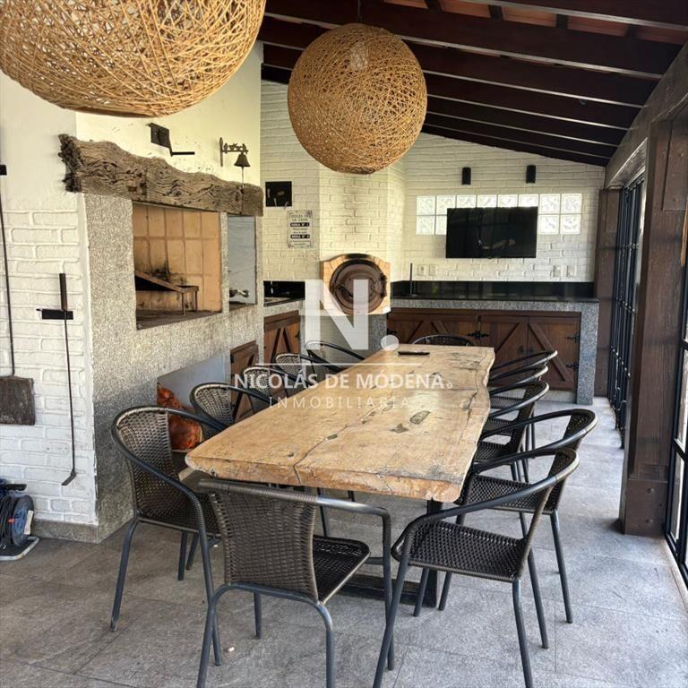 Casa de 5 Dormitorios en Punta del Este