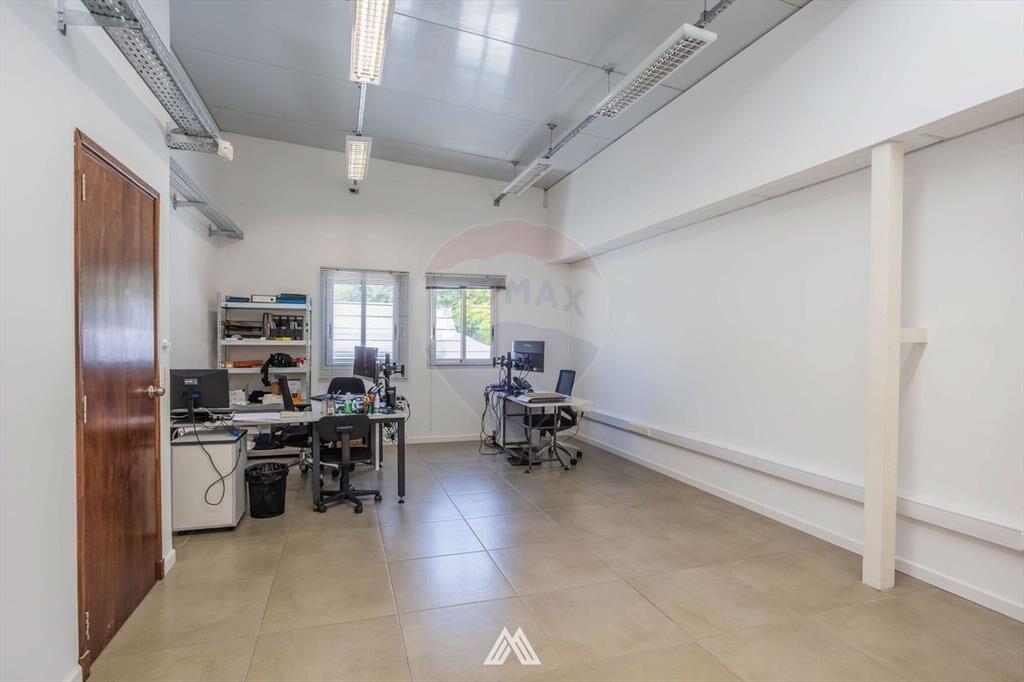 Venta depósito oficinas y local comercial Pocitos