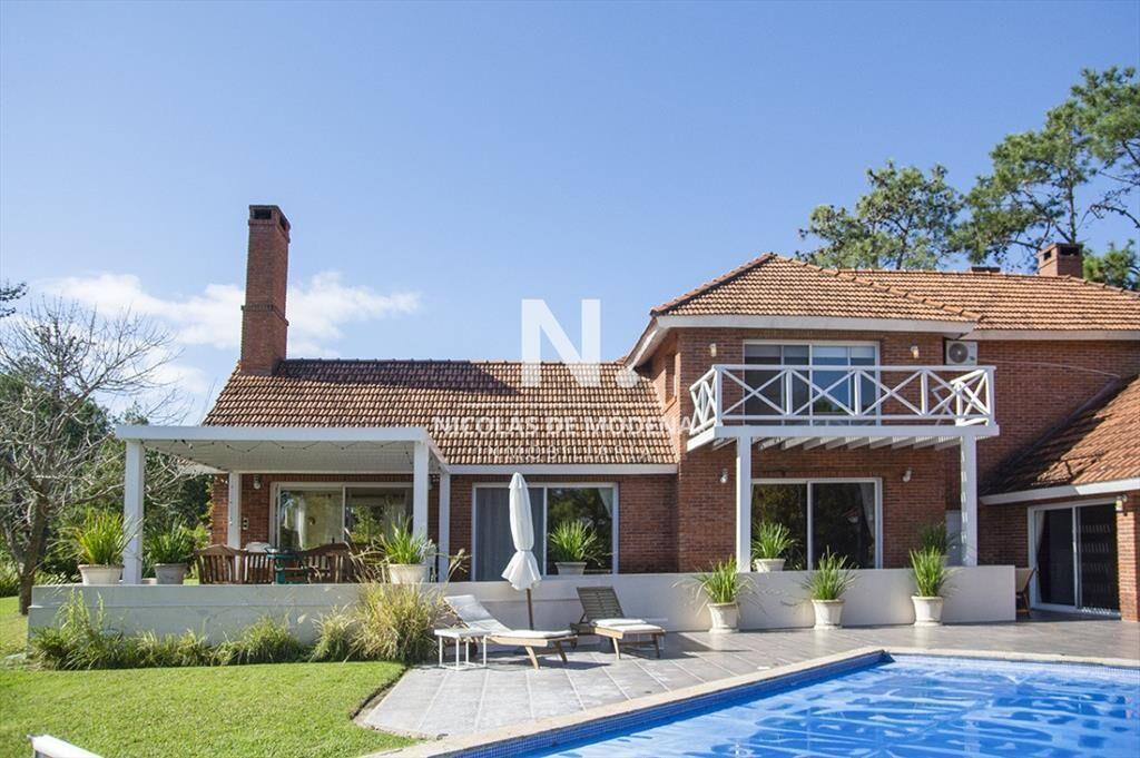 Espectacular Mansion en zona Golf, proxima al y a