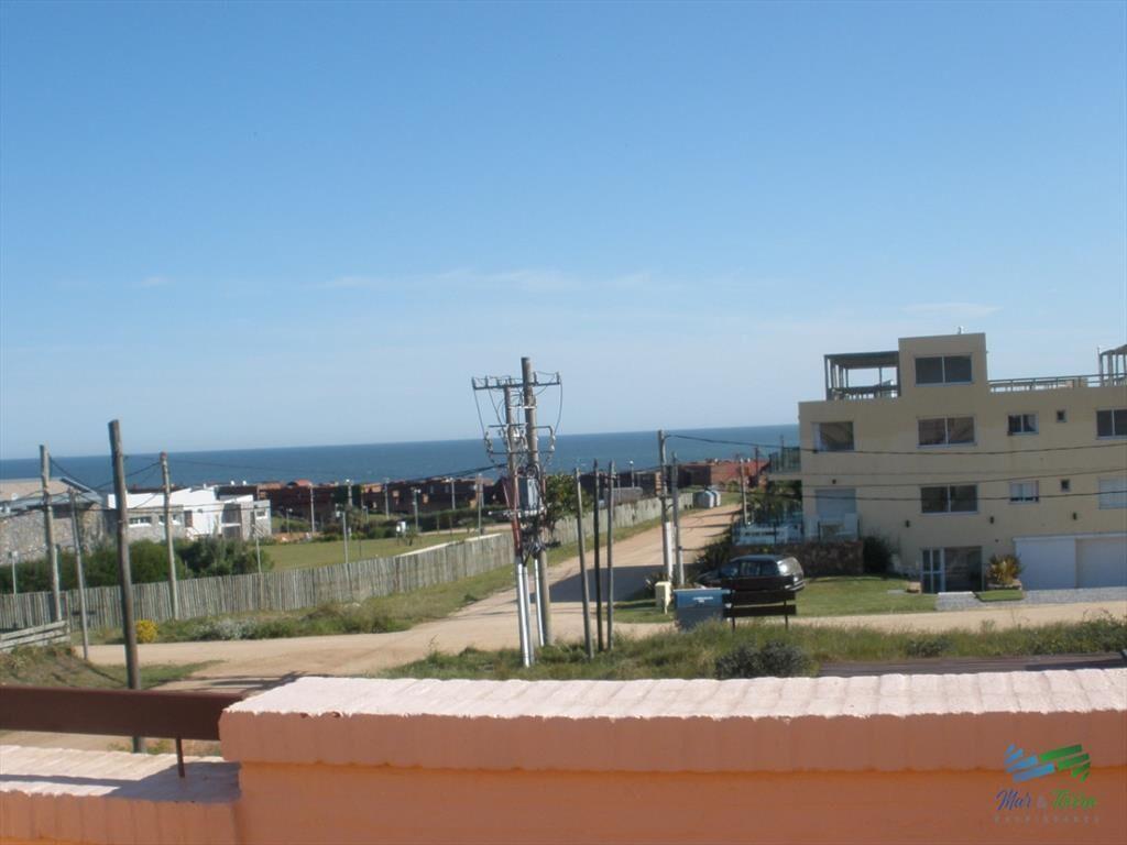 Estupenda esquina, vista al mar, en lote de doble
