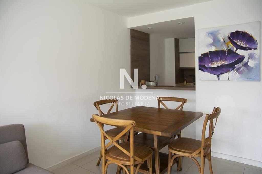 Departamento de 1 dormitorio en playa Mansa. DEL