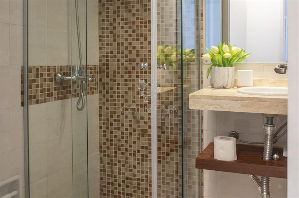 Apartamento de 2 dormitorios con vista al mar en venta en P