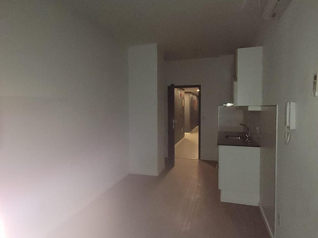 Apto nuevo, de 1 dorm, con cocchera, en moderno edificio, G