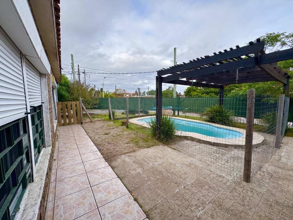 Venta Casa 3 Dorm con Piscina en Salinas Sur
