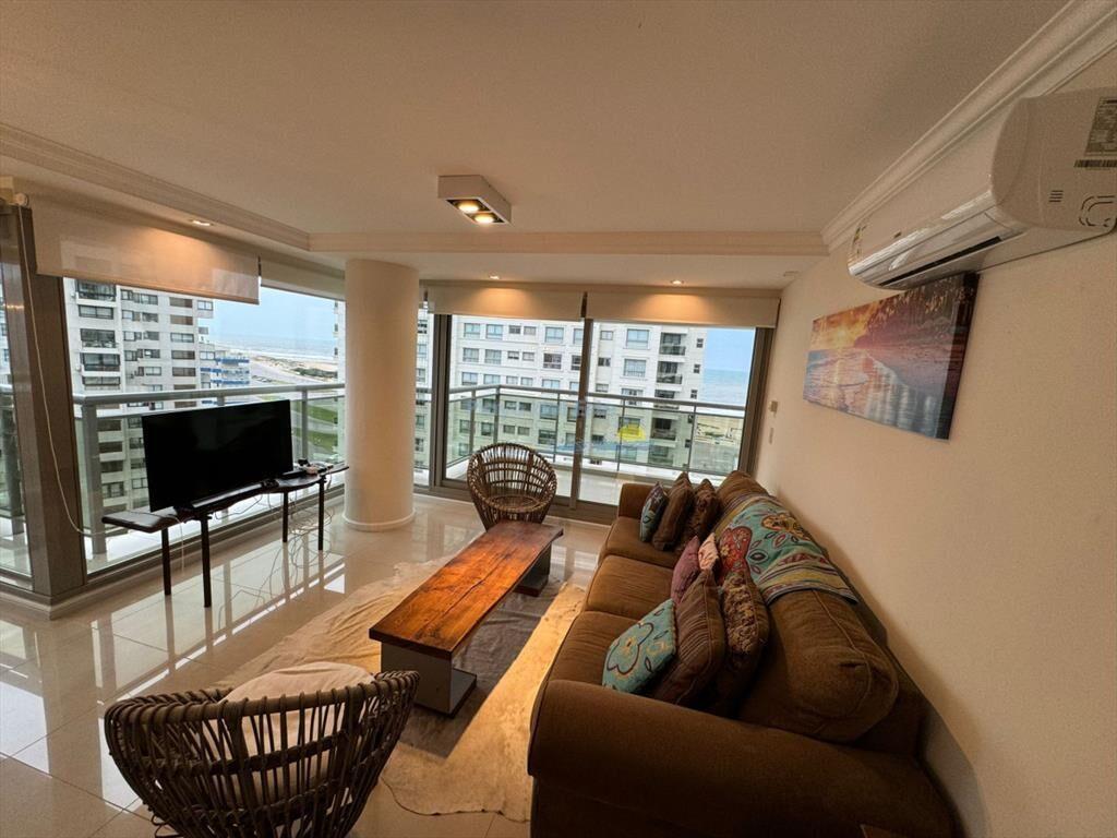 Apartamento en alquiler de temporada de 2 en , ,