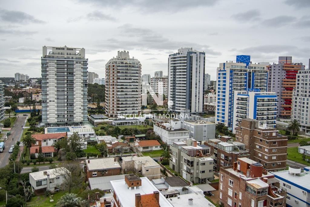 Apartamento en Venta de 3 dormitorios en parada 2