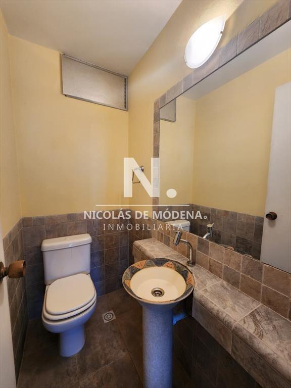 Vende apartamento en Peninsula de 3 dormitorios, a metros d