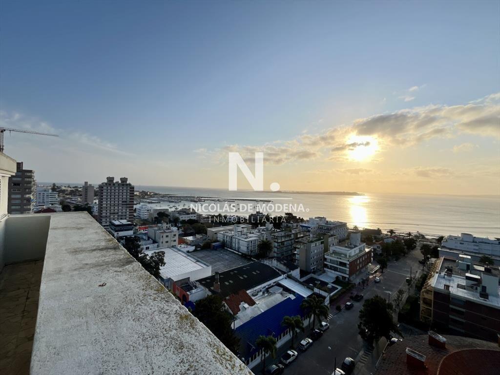 Venta penthouse tres dormitorios. Península, del