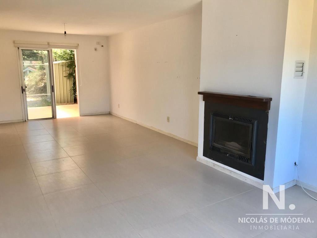 VENTA DE CASA DE 3 DORMITORIOS EN JARDINES DE CORDOBA PUNTA