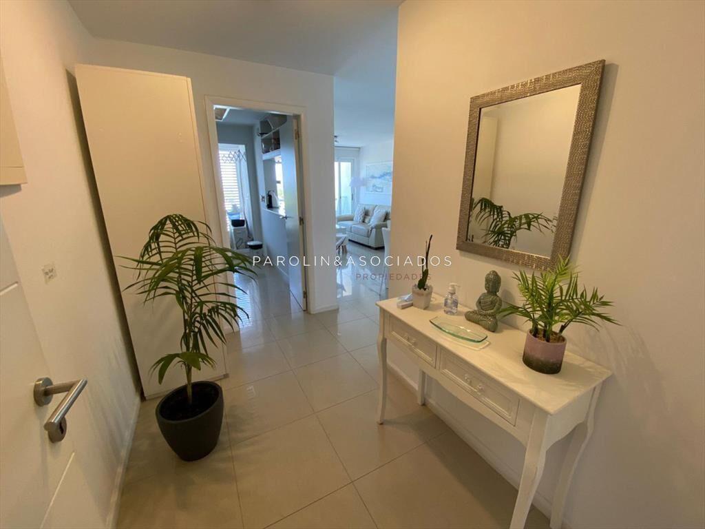 Apartamento en venta de 2 dormitorios en edificio