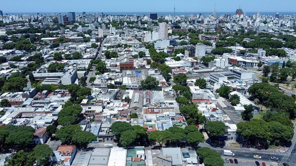 VENTA CASA, IDEAL EMPRESA o CONSTRUCCION, AGUADA