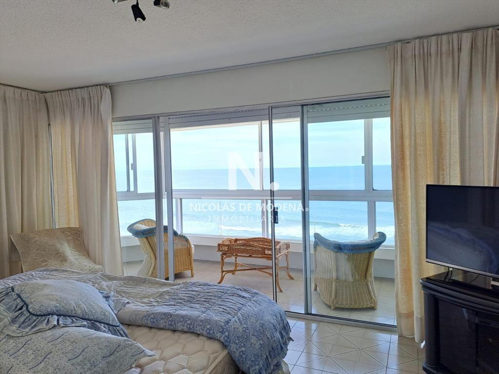 Espectacular apartamento en venta frente al mar