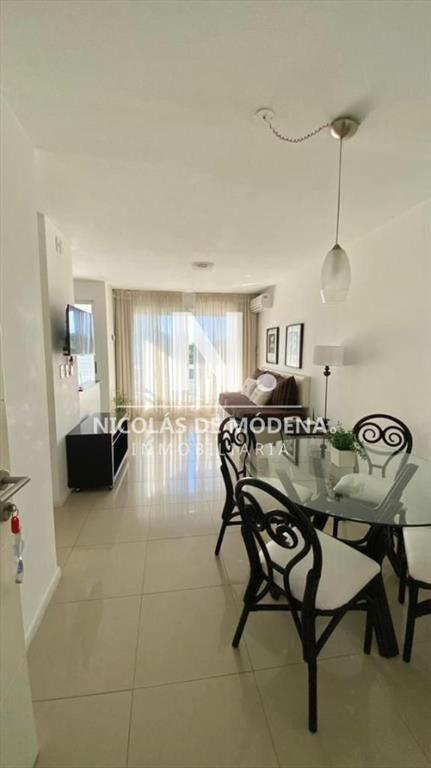 Departamento de 1 dormitorio en venta, sobre Av.