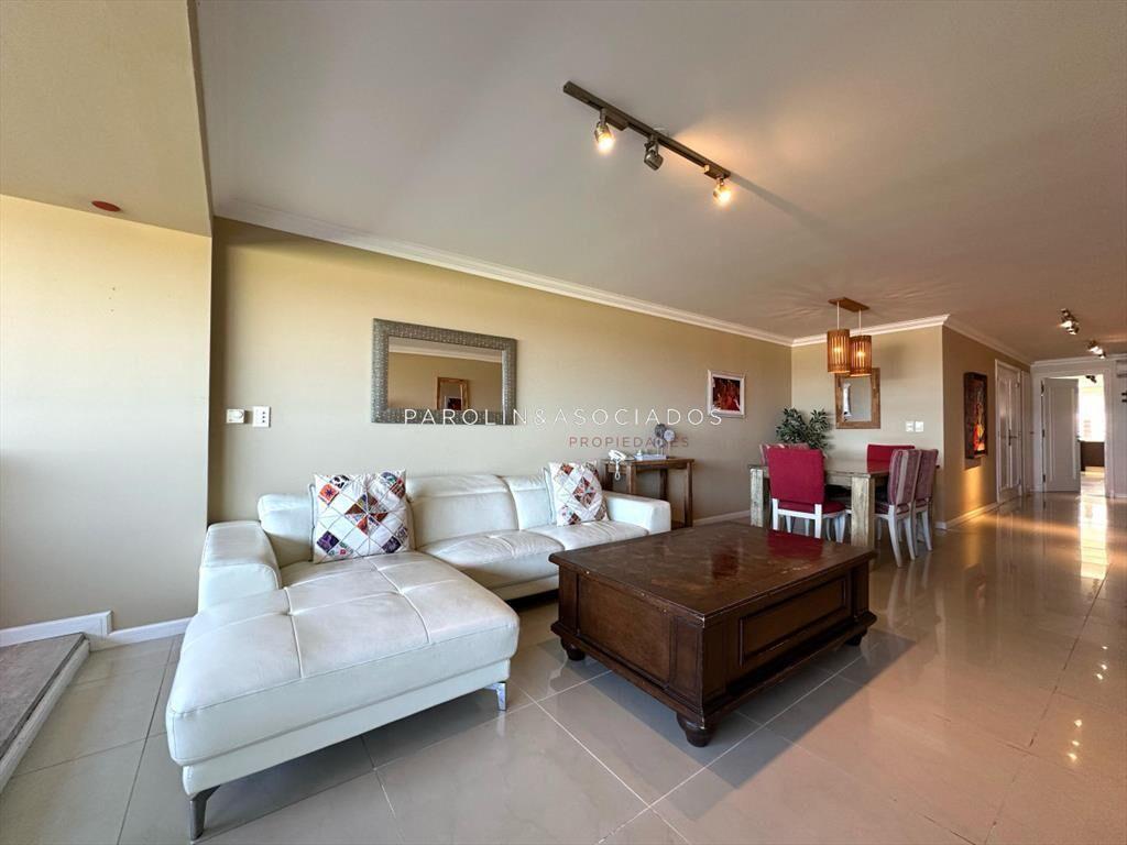 Apartamento en venta de 3 dormitorios en Playa