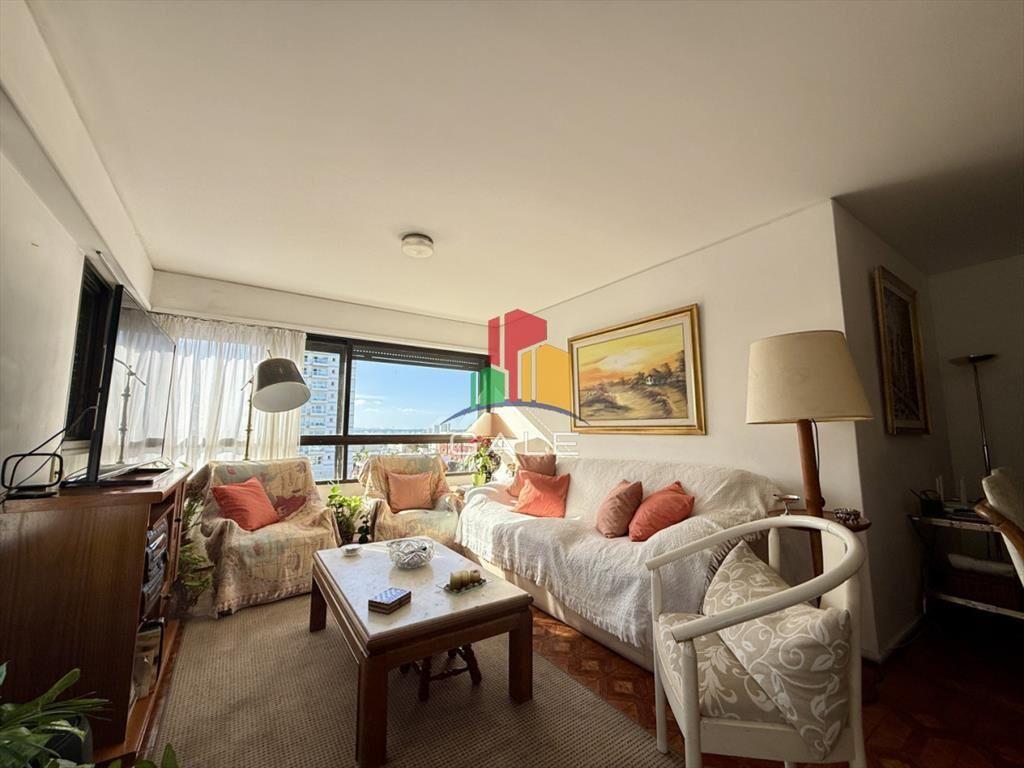 Venta  Amplio Apartamento en Torre Amalfi  Playa