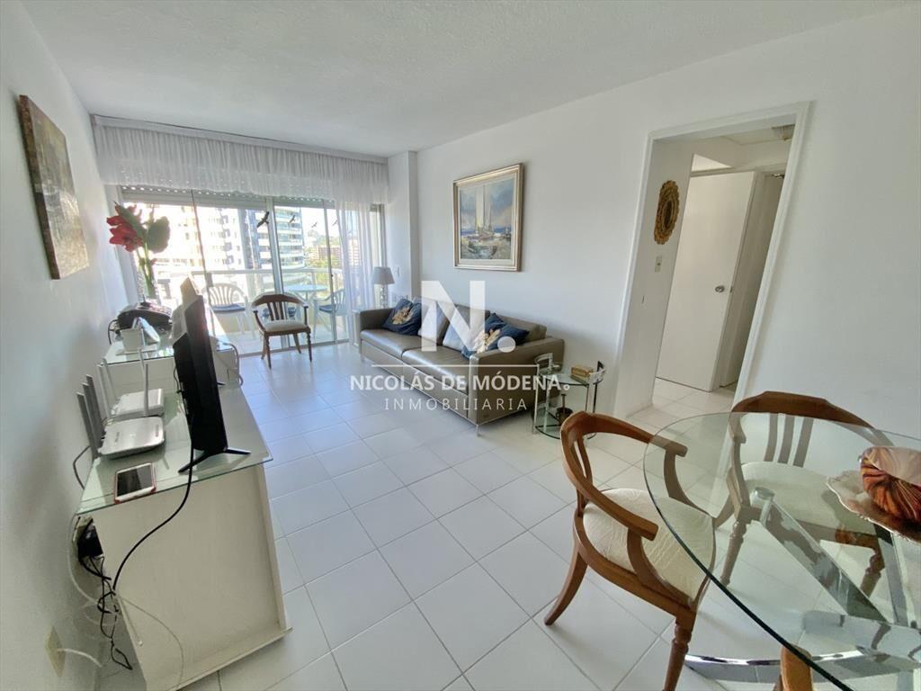 Vende apartamento de 2 dormitorios en Apartamento