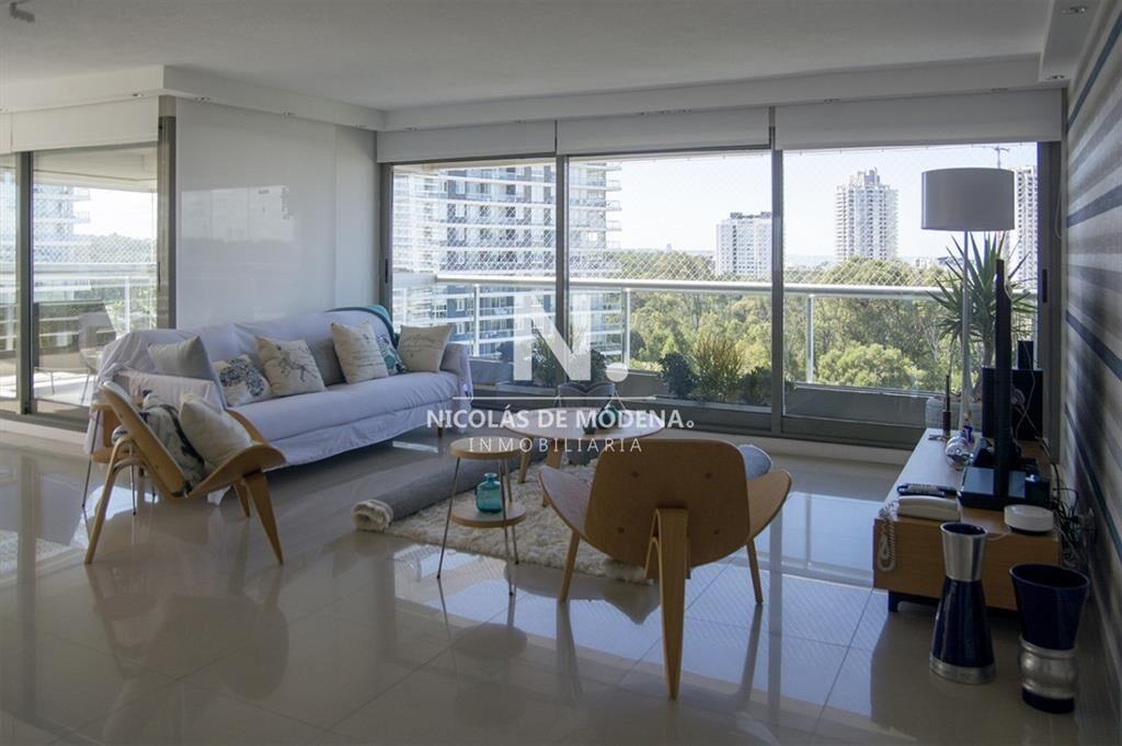 Vende gran apartamento en Brava - Punta del Este