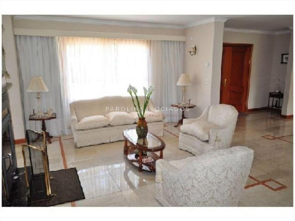 Casa en venta de 5 dormitorios en Playa Mansa,