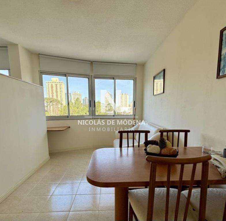 Vende apartamento monoambiente en Roosevelt, del