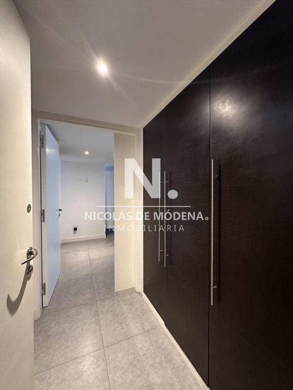 Vende apartamento unificado en Torre Yoo, Punta