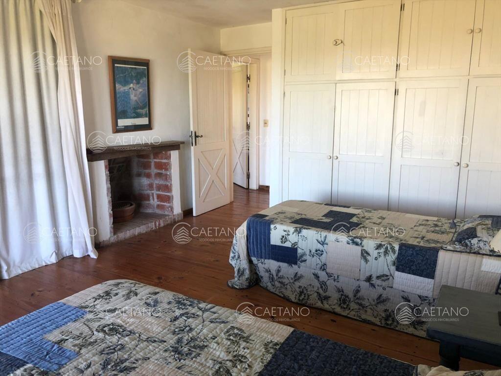 Buena casa en Montoya con vistas plenas al Mar y cerca de l