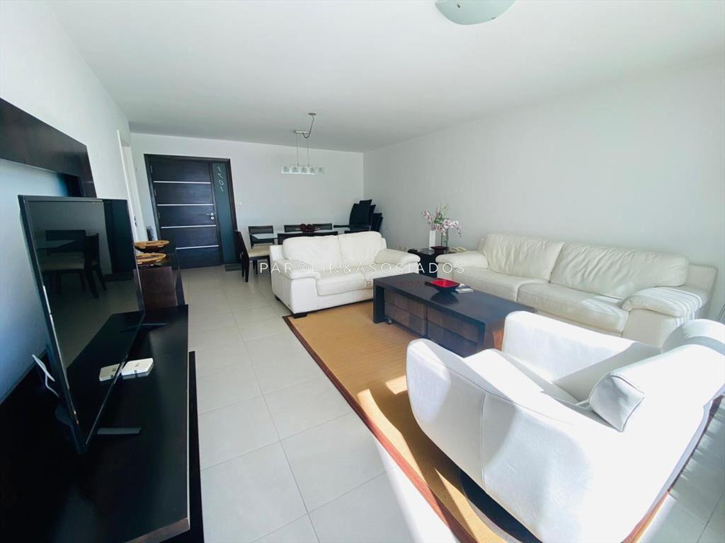 Apartamento en venta de 3 dormitorios en Tower,