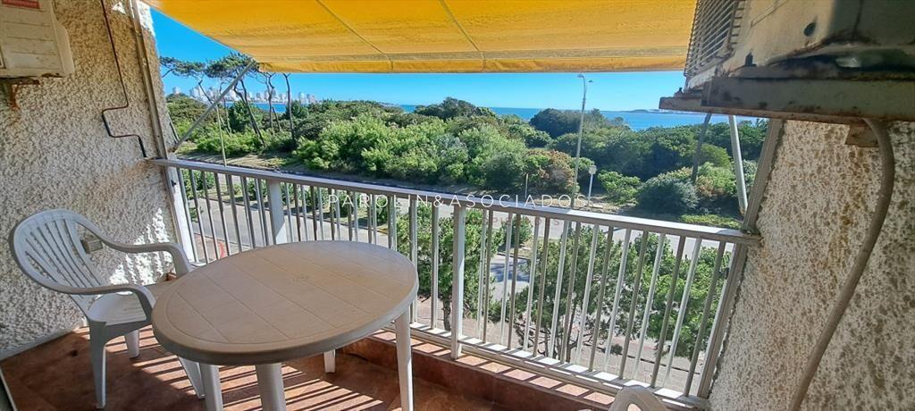 Apartamento en venta en frente al mar, Punta del