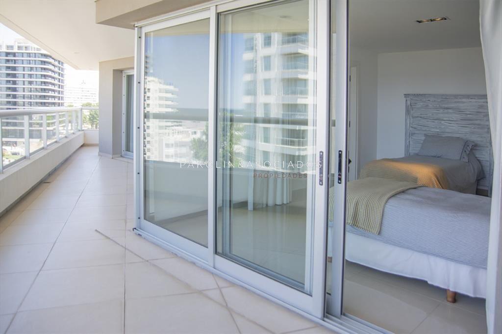 Apartamento de 3 dormitorios en Brava Biarritz,