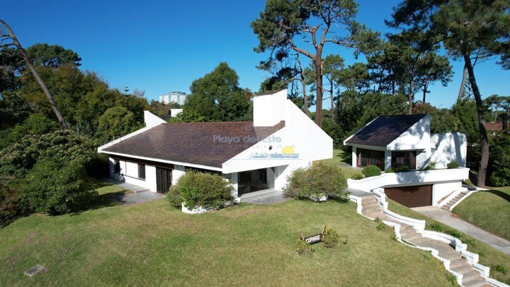 Casa en venta en Lugano, Punta del este, 3 y