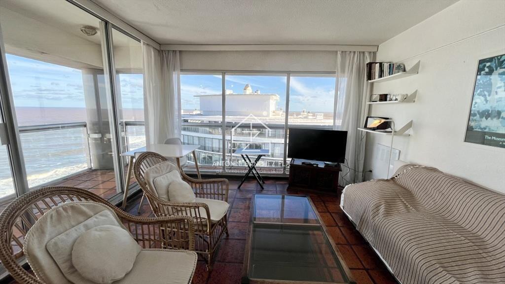 Apartamento 2 dormitorios Punta del Este vista a la Brava