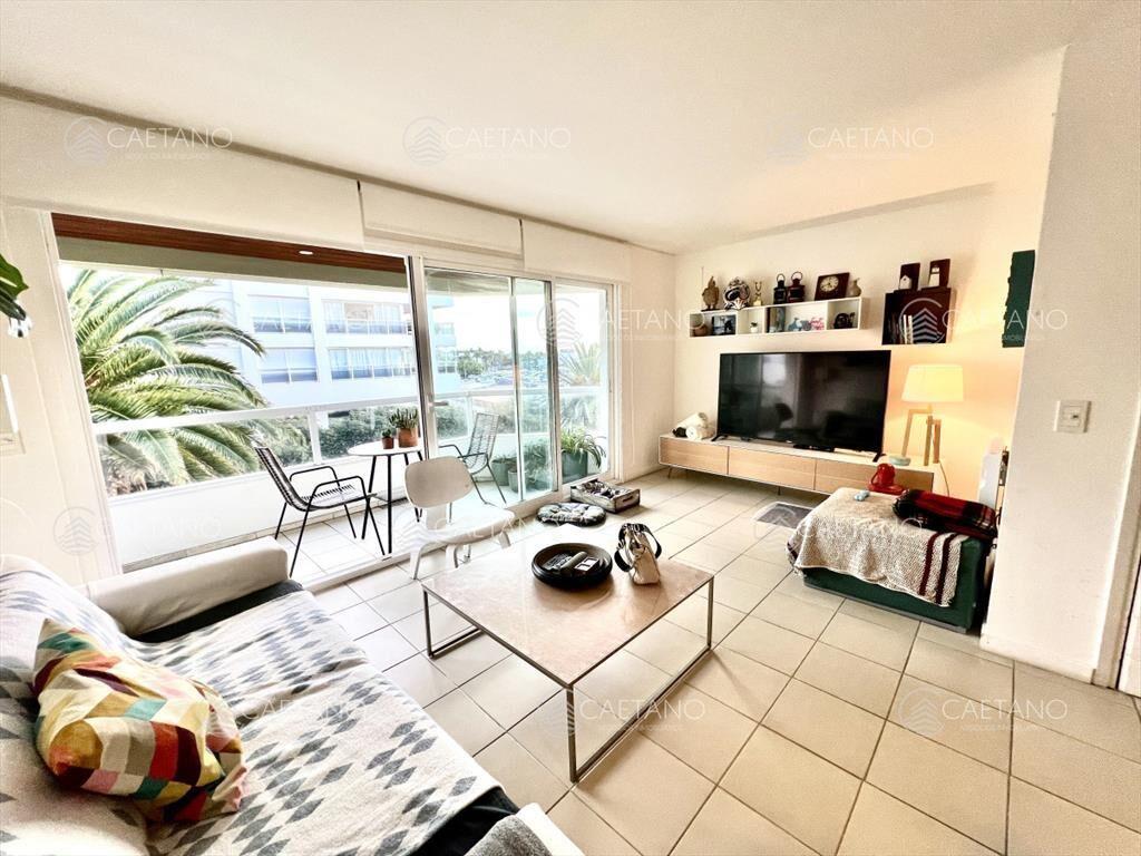 Venta apartamento 2 dormitorios. Playa brava Punta del Este
