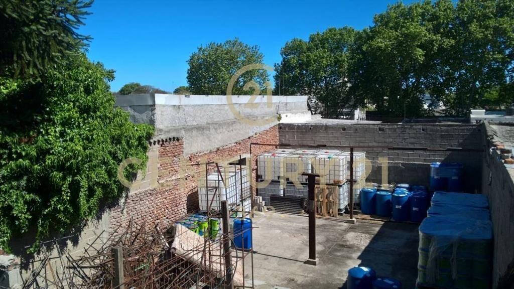 CASA A RECICLAR CON TERRENO DE 317m2