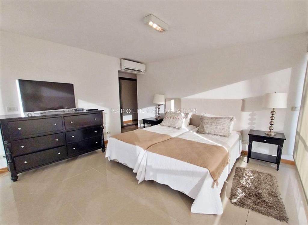 Apartamento en venta de 3 dormitorios + en Punta